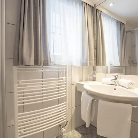 Petit Madlein Bed & Breakfast