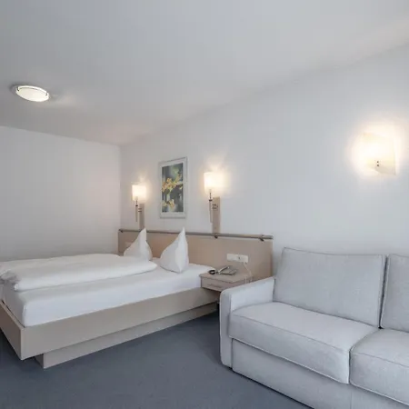 Petit Madlein Bed & Breakfast